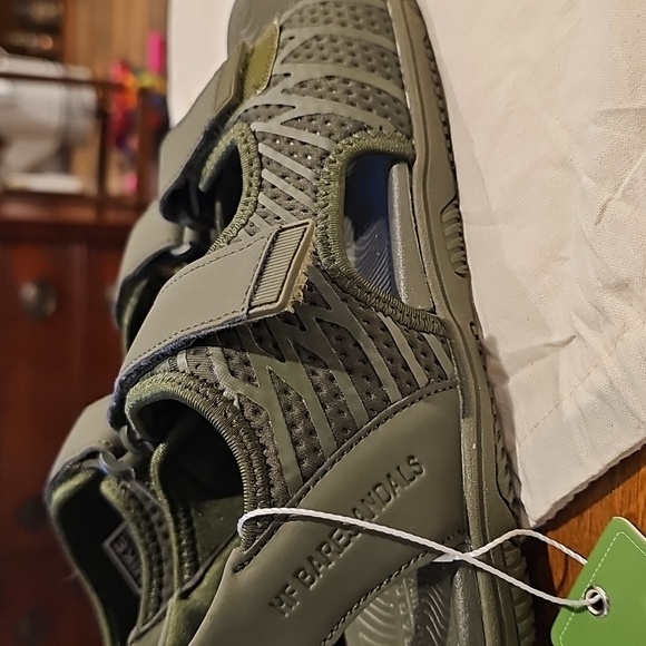 ๐NEW HIKE FOOTWEAR SANDALS Army Green (๐ฒprice reduced!) ๐ - Picture 3 of 12